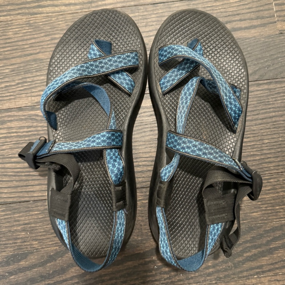 CHACO Mens Sandals with Toe Strap